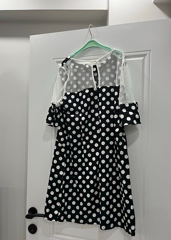 Uzun Kollu Puantiyeli Dantel Detaylı Elbise - Görsel 4