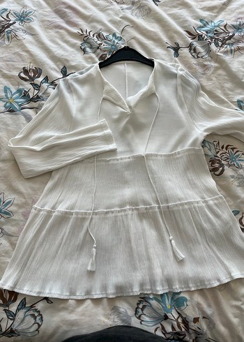 Beyaz V Yakalı Pilili Kadın Bluz - Görsel 6