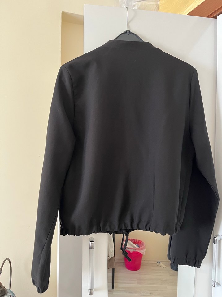 Siyah Fermuarlı Kadın Ceket - Görsel 2