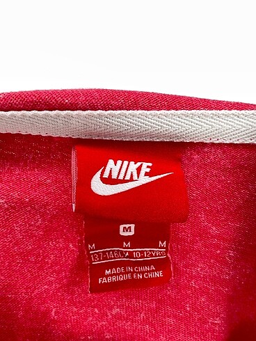 m Beden pembe Renk Nike T-shirt %70 İndirimli.
