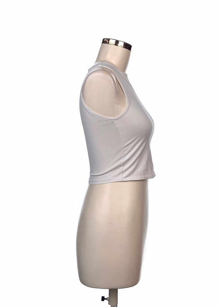 Stradivarius T-shirt %70 İndirimli. - Görsel 2