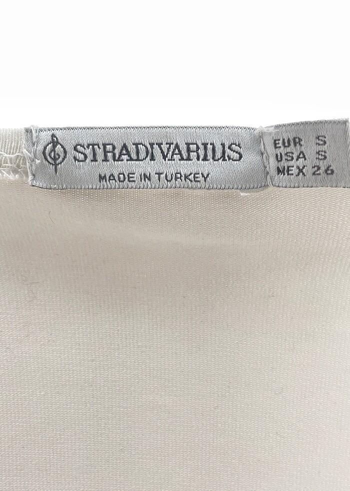 Stradivarius T-shirt %70 İndirimli. - Görsel 4