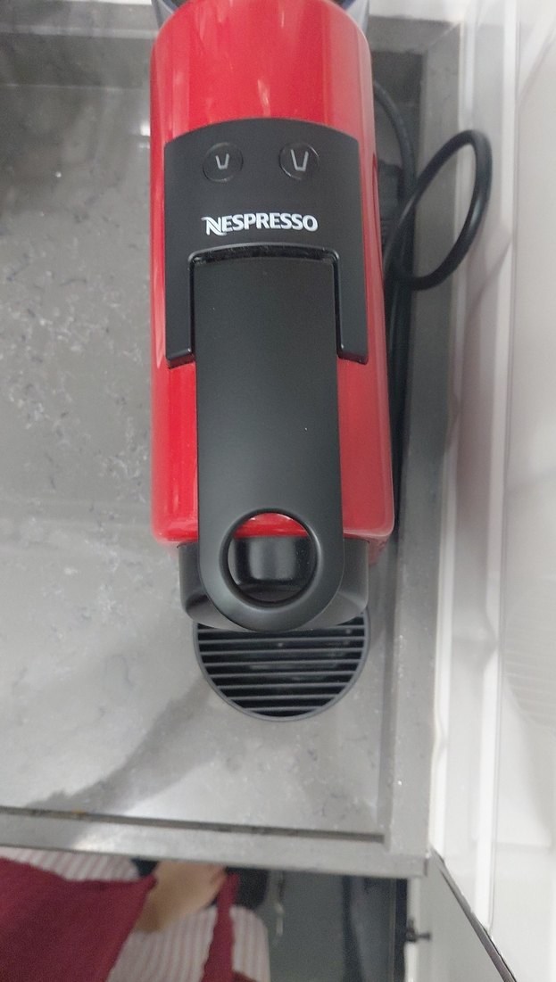 Kırmızı Nespresso Kahve Makinesi - Görsel 3