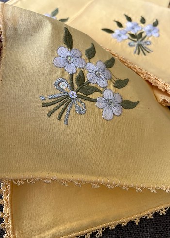 Tekli fiyattır.sarı nakış işlemeli - Görsel 2