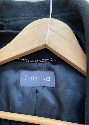 Siyah Kışlık Kadın Kaban - Görsel 3