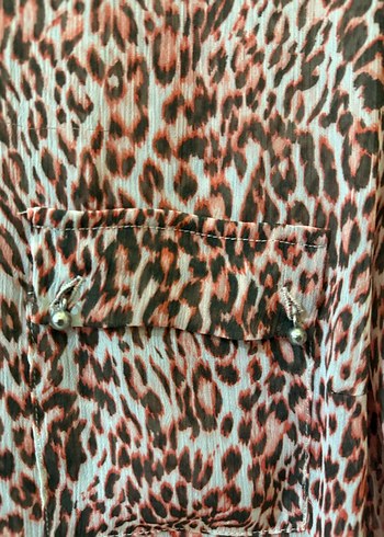 Düğmeli Leopar Desenli Kadın Bluz - Görsel 5