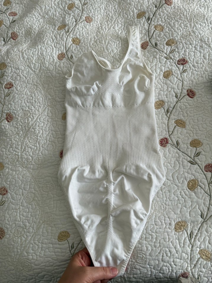 Beyaz Düz Kesim Midi Korse - Görsel 4