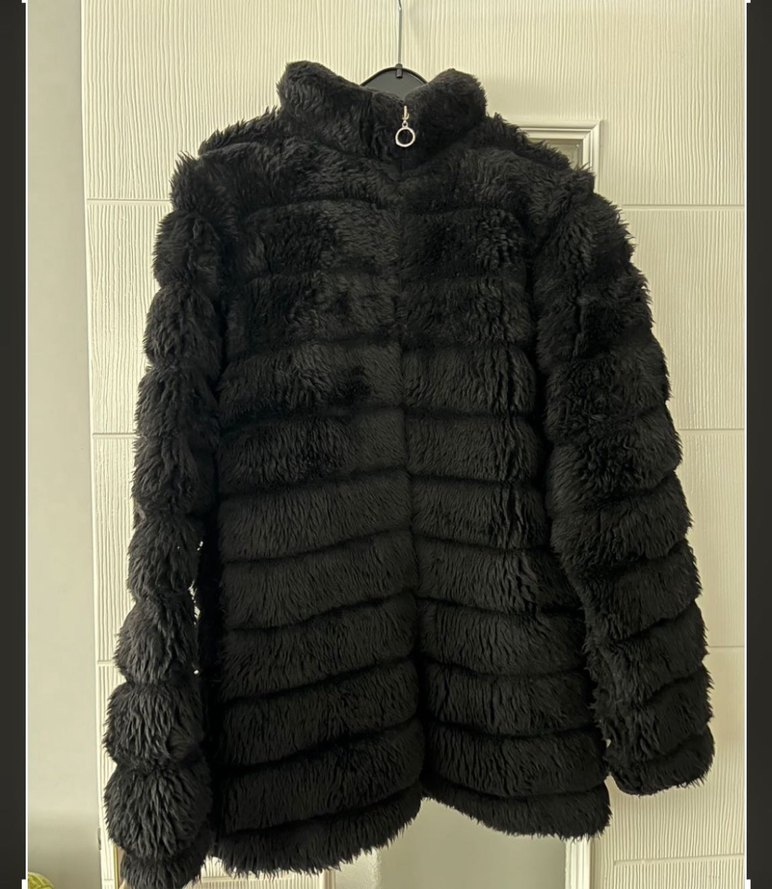 Siyah Kürk Detaylı Rahat Kesim Kadın Mont - Görsel 2