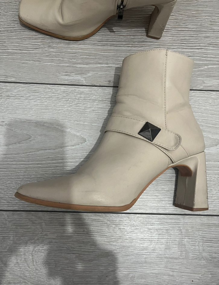 Bej Deri Tokalı Kadın Topuklu Bot - Görsel 2