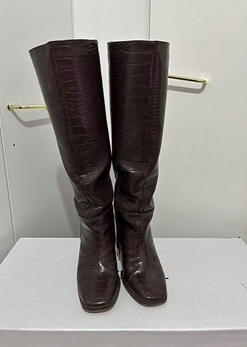 Kahverengi Yılan Derisi Desenli Diz Boyu Topuklu Çizme - Görsel 4