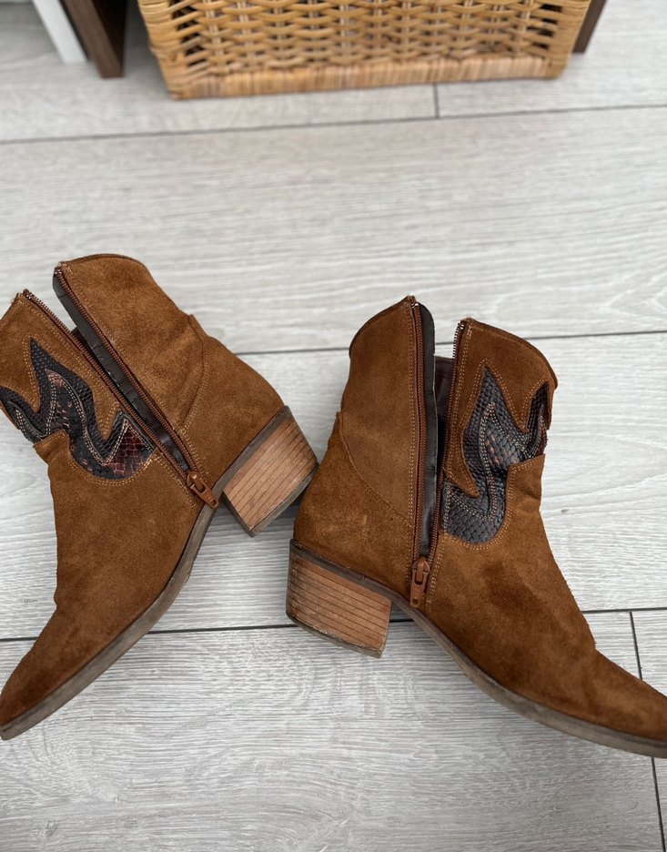 Kahverengi Süet Nakışlı Kadın Dolgu Topuk Bot - Görsel 4