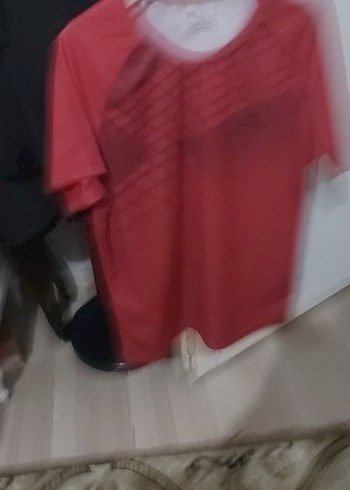 Kırmızı Baskılı Erkek Spor Tişörtü - Görsel 3