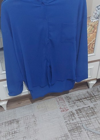 Mavi V Yaka Düğmeli Kadın Gömlek - Görsel 2