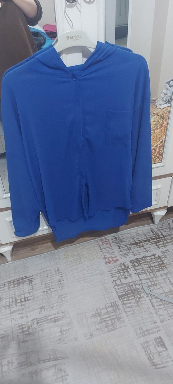 Mavi V Yaka Düğmeli Kadın Gömlek - Görsel 2