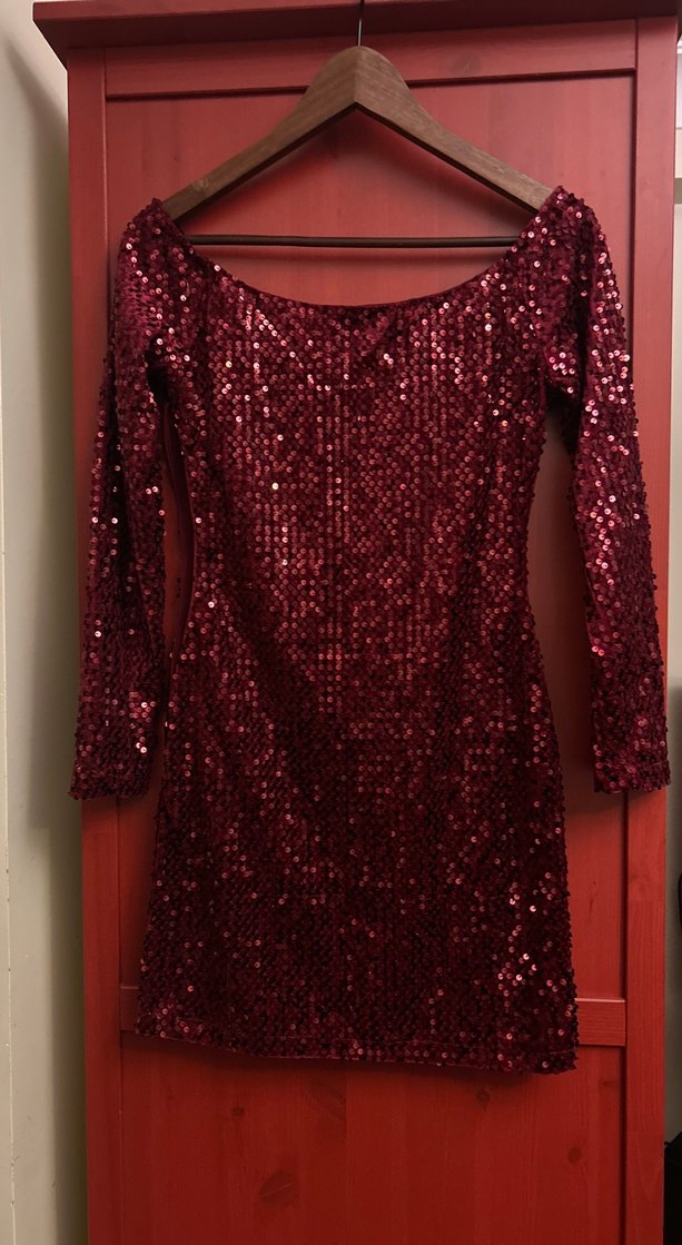 Kırmızı Pullu Uzun Kollu Midi Abiye Elbise - Görsel 4