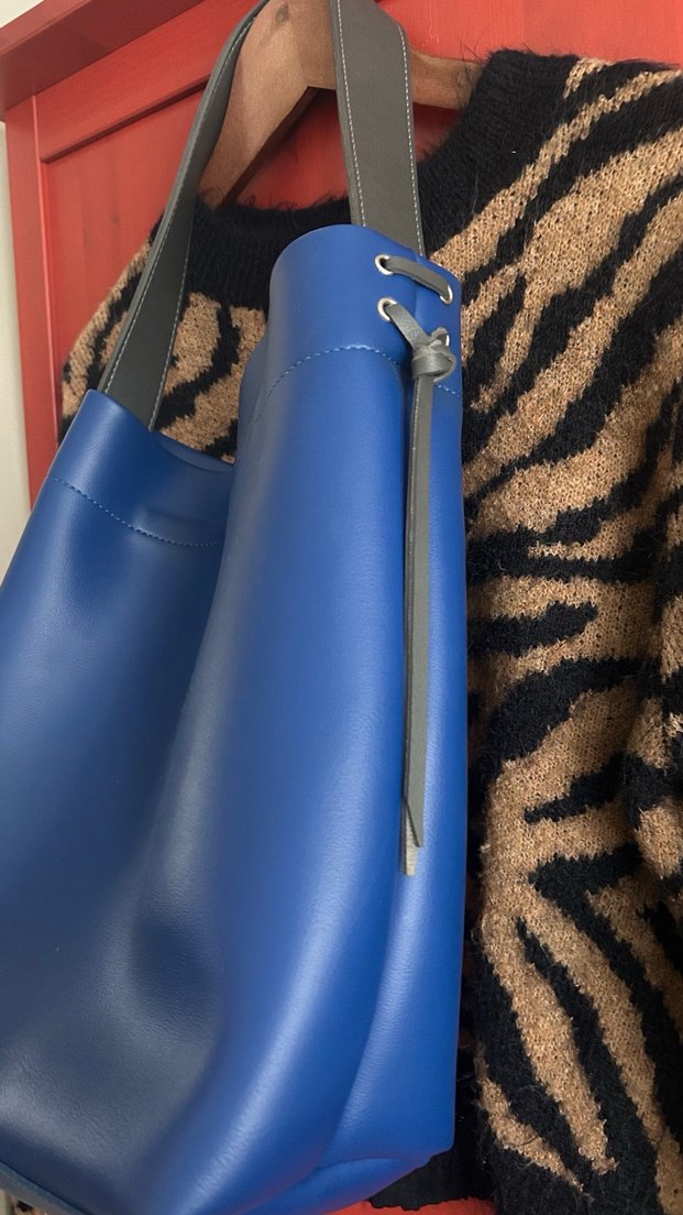 Koyu Mavi Deri Tokalı Kadın Çanta - Görsel 2