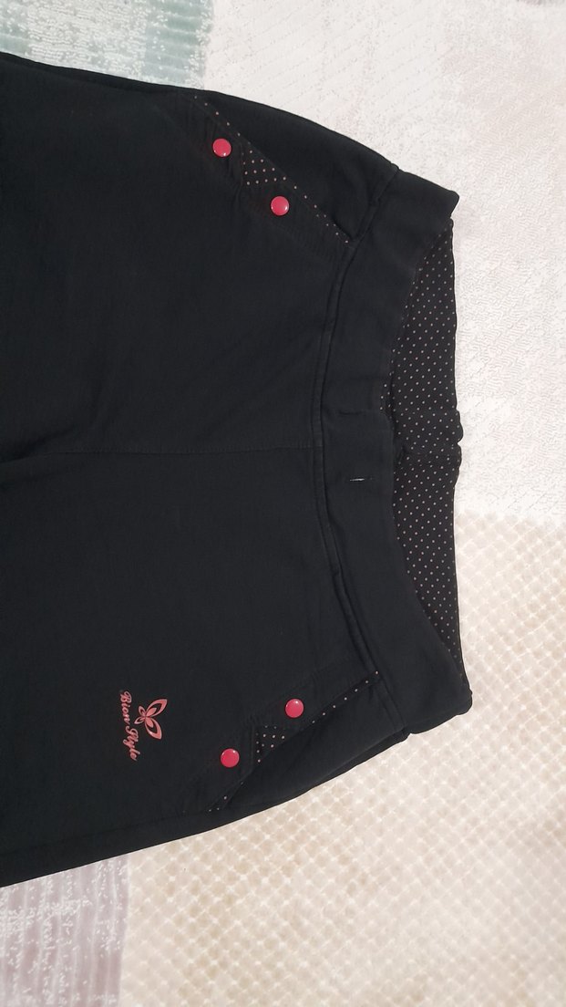 Kadınlar İçin Siyah Bol Kesim Düğmeli Pantolon - Görsel 2