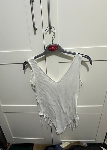 Dantel Detaylı V Yakalı Beyaz Mini Büstiyer - Görsel 3