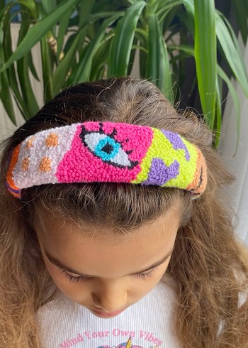 Punch nakışıyla yapılan renkli taç. - Görsel 2