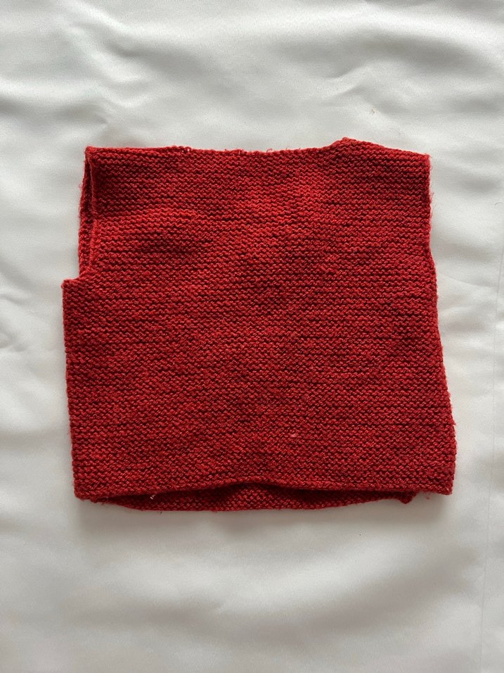 Kırmızı Örgü Kolsuz Süveter - Görsel 3