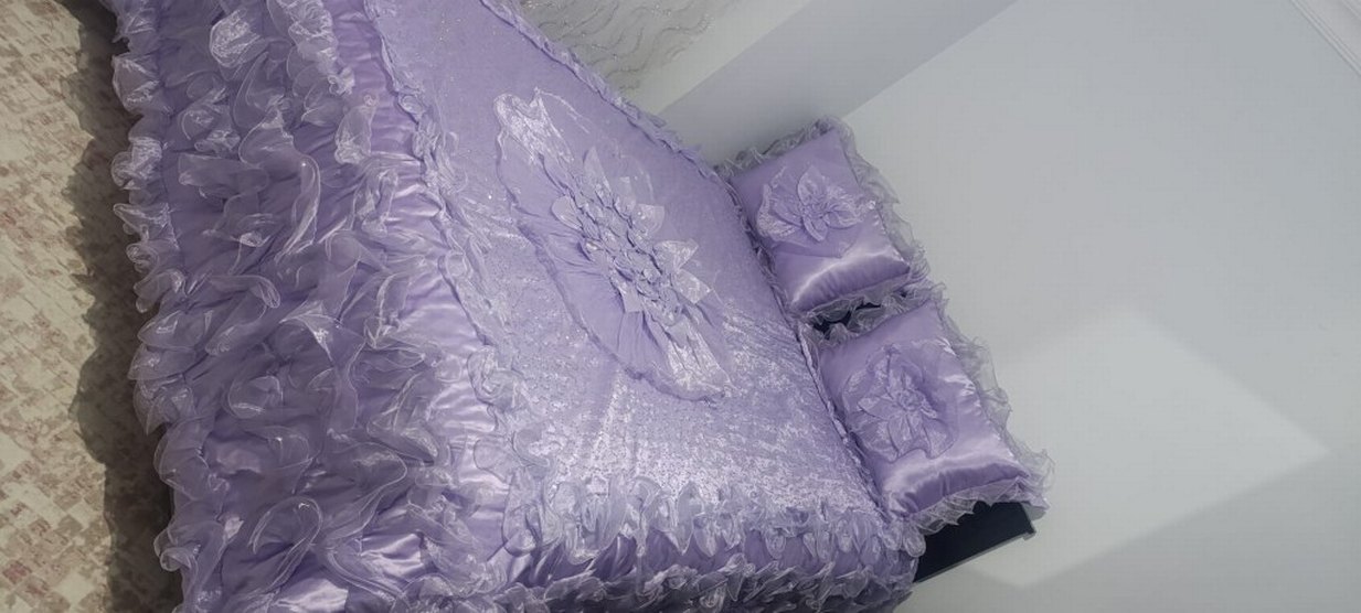 Mor Nakışlı Parlak Yatak Örtüsü - Görsel 3