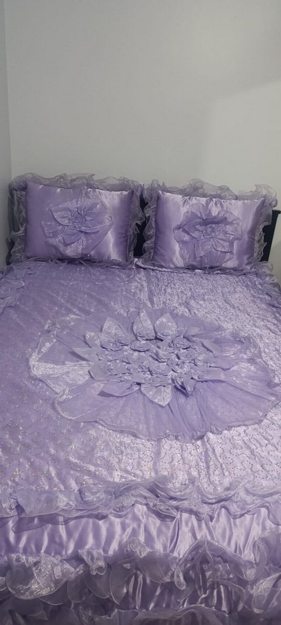 Mor Nakışlı Parlak Yatak Örtüsü - Görsel 5