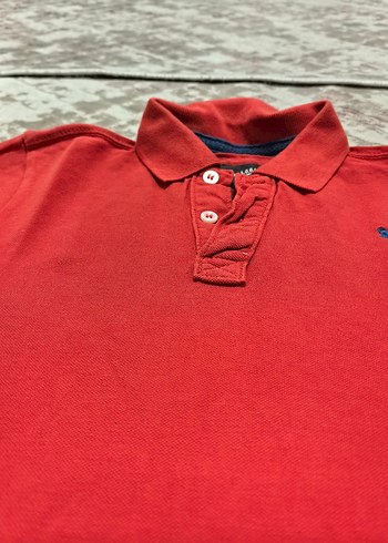 Kırmızı Düğmeli Polo Tişört - Görsel 2