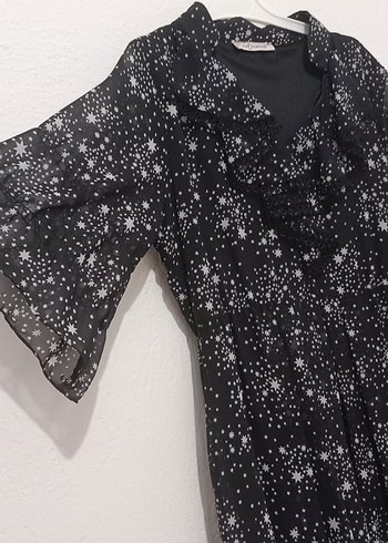 Uzun siyah dantel işlemeli gece elbisesi - Görsel 2