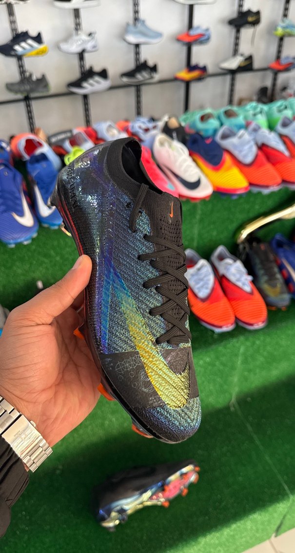 Siyah Bağcıklı Erkek Futbol Ayakkabısı - Görsel 2