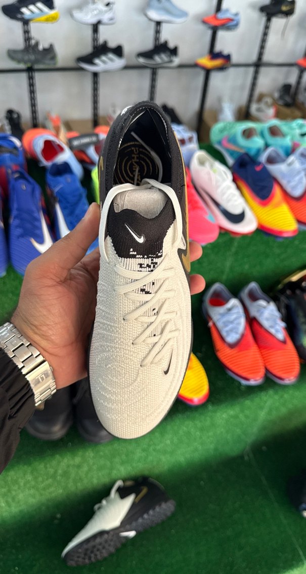 Erkek Siyah Beyaz  Futbol Ayakkabısı - Görsel 4