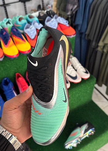 Renkli Bağcıklı Erkek Futbol Ayakkabısı - Görsel 2