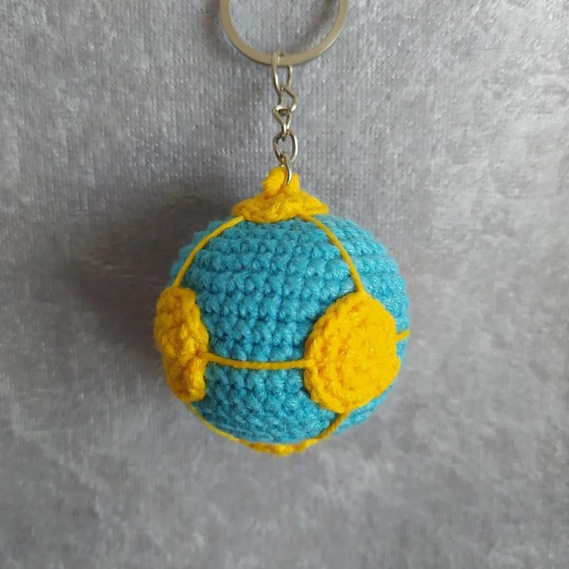 Amigurumi Renkli Örgü Top Taraftar Anahtarlık - Görsel 2