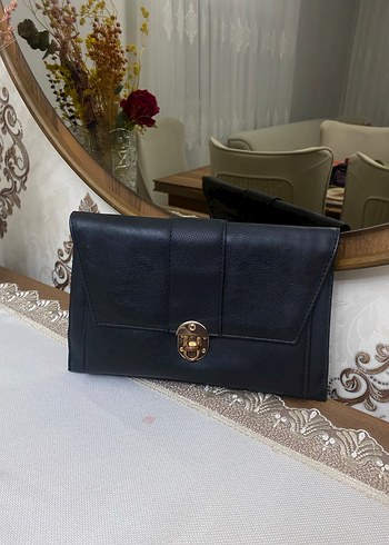 Kilitli Siyah Deri Kadın Çanta - Görsel 3