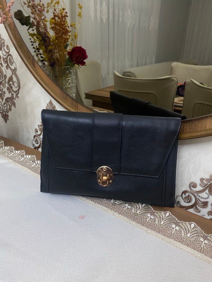 Kilitli Siyah Deri Kadın Çanta - Görsel 3