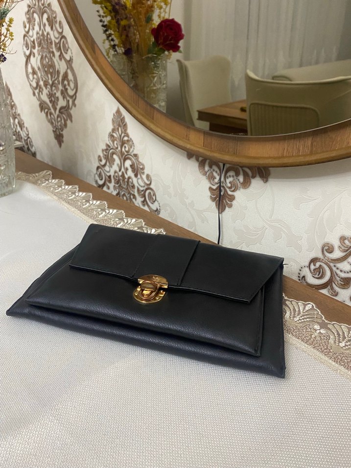 Kilitli Siyah Deri Kadın Çanta - Görsel 2