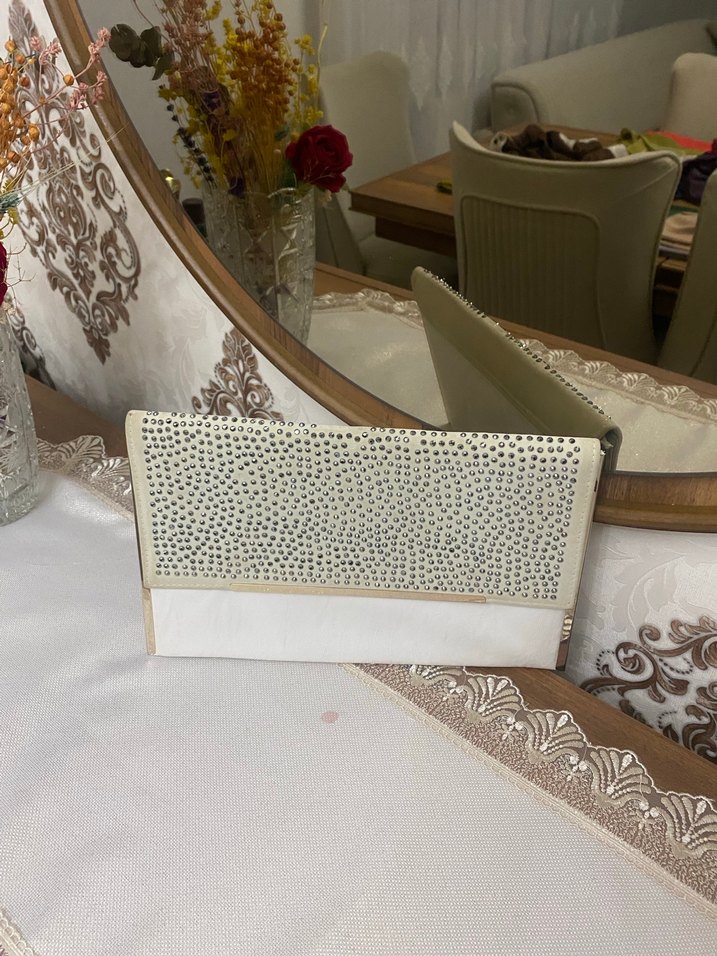 Beyaz Deri Boncuklu 30 cm. Kadın Portföy Çanta - Görsel 4