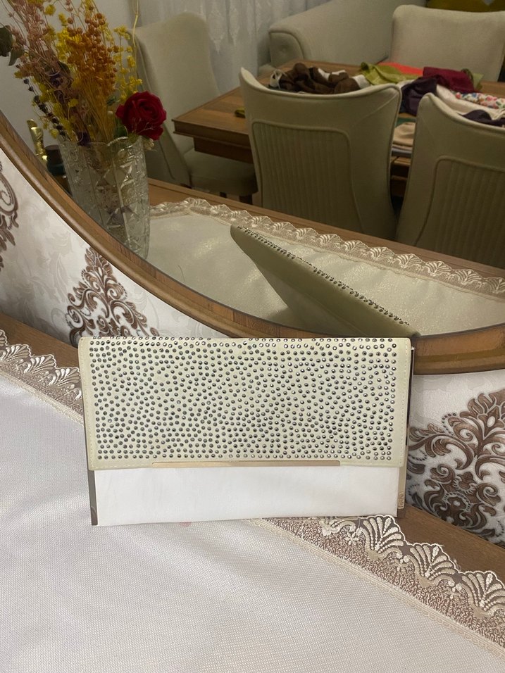 Beyaz Deri Boncuklu 30 cm. Kadın Portföy Çanta - Görsel 3