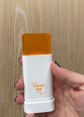 Clarins SPF 50 Görünmez Güneş Koruyucu Stick - Görsel 3