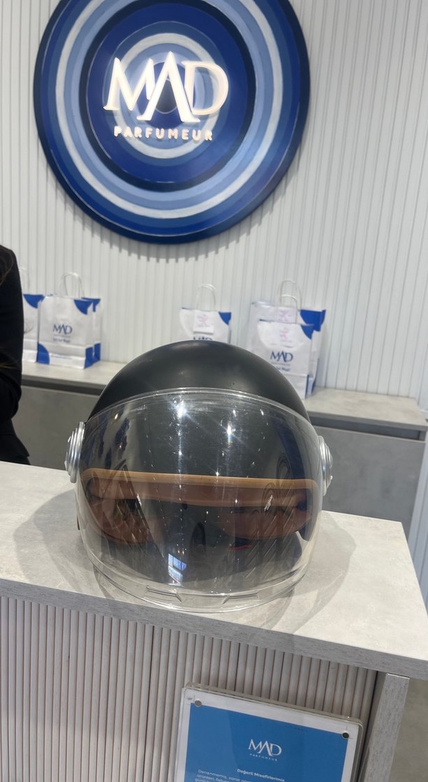 Siyah Deri Kemerli Sokak Tarzı Motosiklet Kaskı - Görsel 2