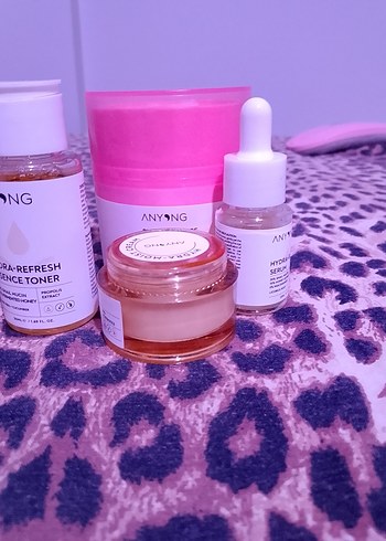 Anysng Nemlendirici ve Canlandırıcı Cilt Bakım Seti - Görsel 2