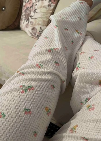 Çiçek Desenli Beyaz Bohem Kadın Pijama Takımı - Görsel 6