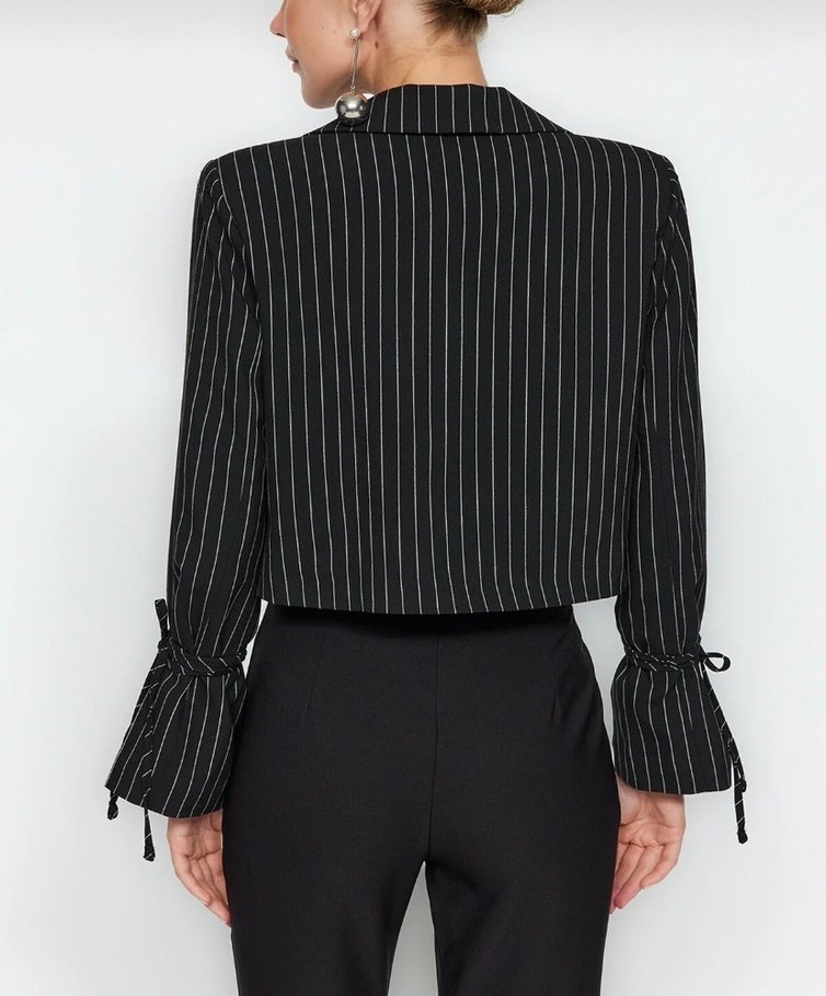 Çizgili Siyah Kısa Blazer Ceket - Görsel 3