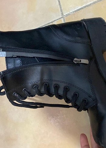 Siyah Deri Goth Kadın Botu - Görsel 2