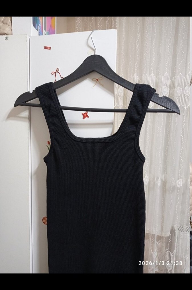 Siyah Kare Yaka Midi Triko Elbise - Görsel 2