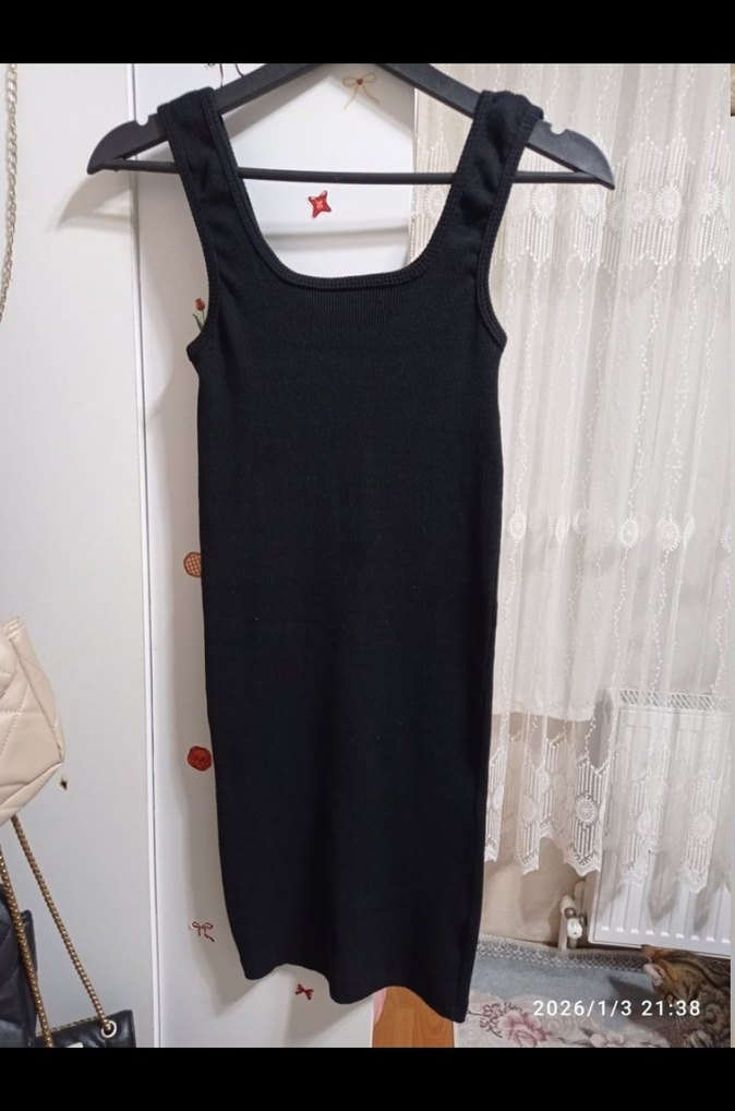 Siyah Kare Yaka Midi Triko Elbise - Görsel 3