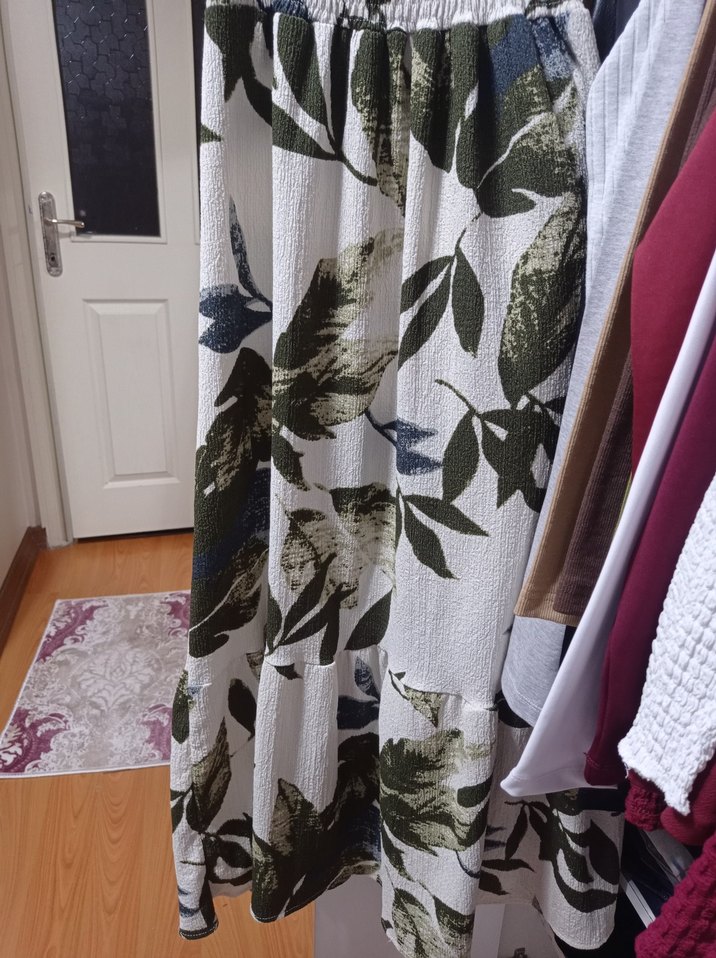 Haki Krem Çiçekli Kare Yaka Uzun Elbise - Görsel 3