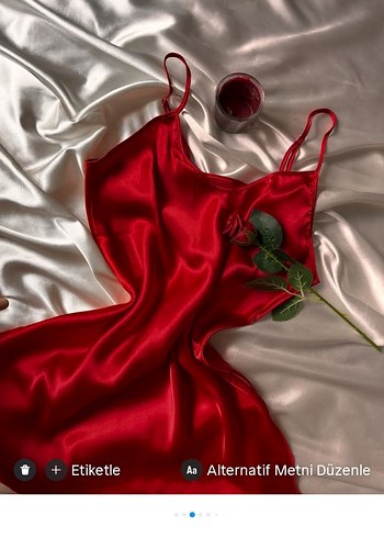 Saten Parlak Kırmızı İnce Askılı  Gecelik - Görsel 3