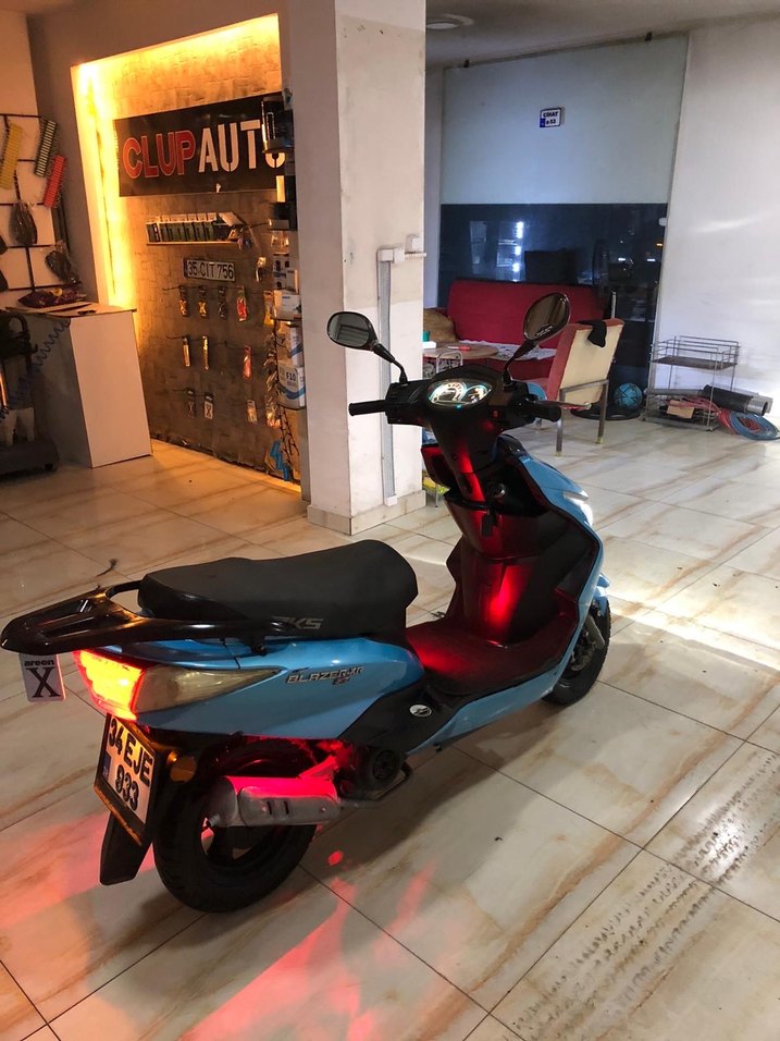 Koyu Mavi Biker Stil Motosiklet Kaskı - Görsel 3