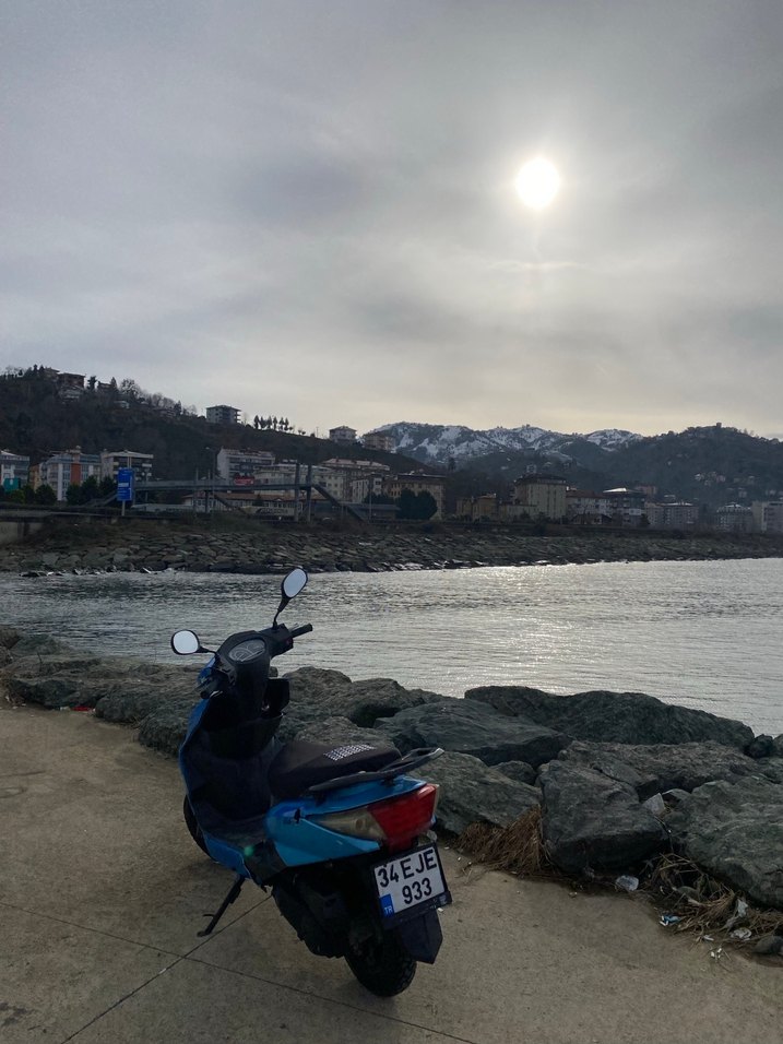 Koyu Mavi Biker Stil Motosiklet Kaskı - Görsel 2