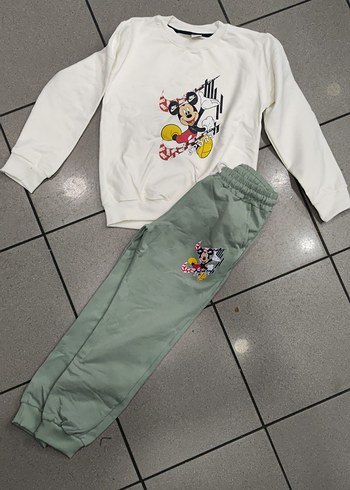 Kız Çocuk Baskılı Beyaz Sweatshirt ve Eşofman - Görsel 3